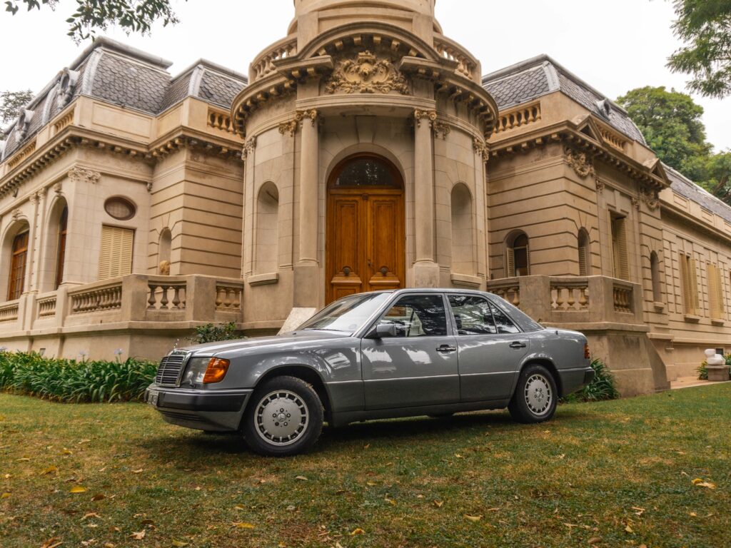 Mercedes Benz 260E W124